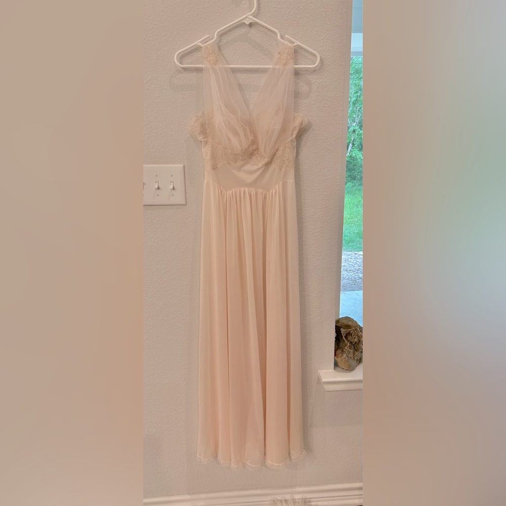 Vintage 1960s Vanity Fair pink nylon tricot Peignoir Romantic Nightgown +‎ Robe